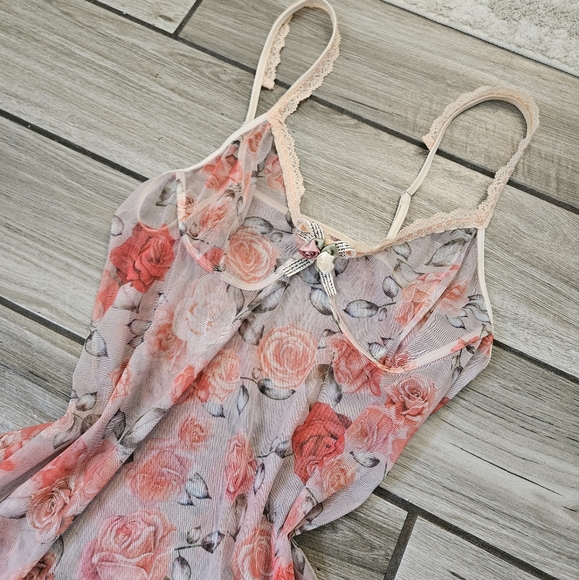 Beautiful Sheer Nightgown Floral Cottage core - Picture 4 of 4